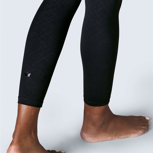 SHEFIT Boss Leggings High Rise 7/8 Length Compression Women’s Luxe/Large Black - Picture 4 of 13